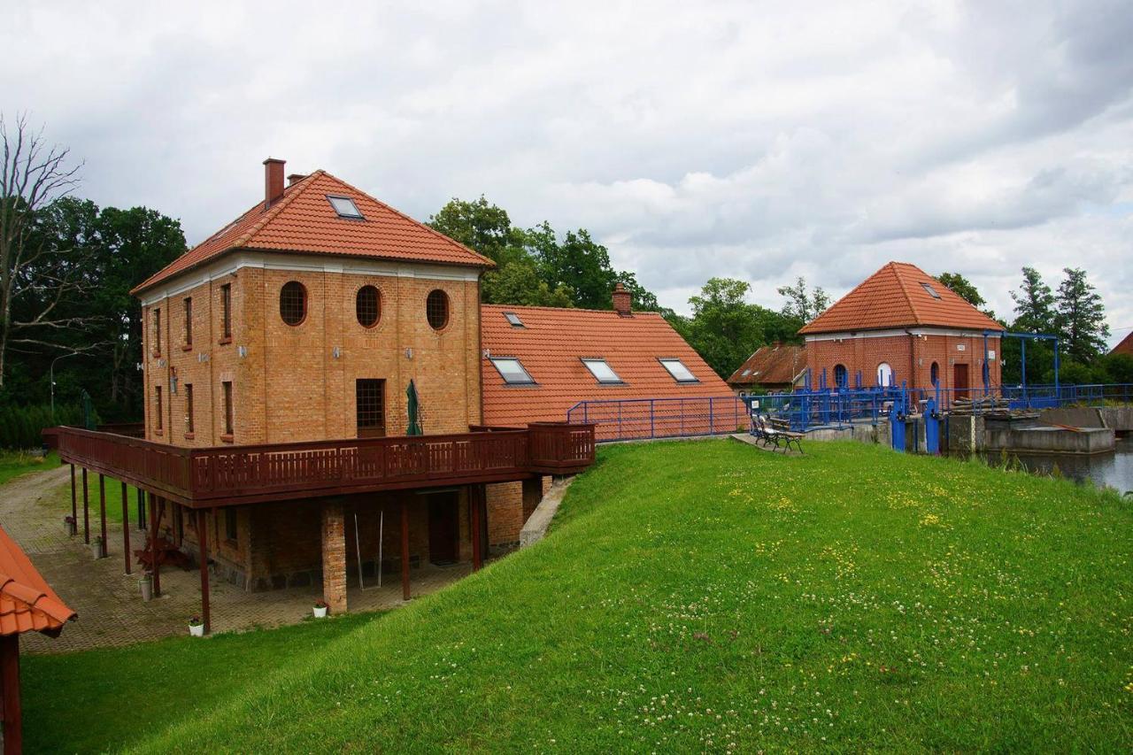 Вилла Gosciniec Pod Wegorzem Olownik Экстерьер фото